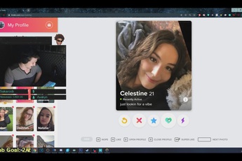 Nam streamer lướt Tinder và vô tình "quẹt phải"... chị gái mình ngay trên sóng trực tiếp