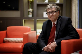 Bill Gates tiếp tục trở thành nạn nhân của "thuyết âm mưu" trên Facebook và YouTube