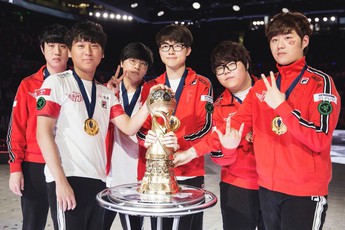Bang khoe ảnh 'Khi tôi 20', fan hâm mộ lại có dịp hoài niệm những năm tháng 'chẳng có gì ngoài cup vô địch'