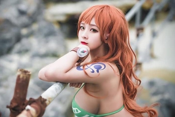 One Piece: Bỏng mắt với bộ ảnh cosplay miêu tặc Nami "mặt xinh, dáng chuẩn" khiến fans đứng ngồi không yên