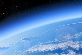 Tại sao lỗ hổng tầng ozone tại Bắc Cực vừa đột ngột đóng lại?