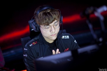 Phạm sai lầm chí mạng, liệu Teddy đã vươn tầm siêu Xạ Thủ hay chỉ là cỗ máy cày chỉ số của T1?