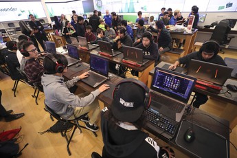 Bỏ học phí đắt đỏ vào trường eSports, nam game thủ đắng lòng khi phải học lại do trượt môn "game sinh tồn"