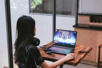 Top 10 tựa game thú vị hơn bội phần khi chơi laptop