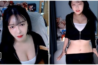 Bị người xem chê béo, khinh thường "không có xương chậu", nữ streamer xinh đẹp lên sóng livestream "tụt quần" cho fan kiểm chứng và cái kết đắng