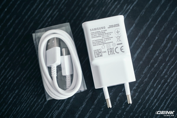 Theo chân Apple, đến lượt Samsung sắp bỏ củ sạc trên smartphone của mình?