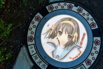 Nhật Bản "nâng tầm nắp cống" lên đẳng cấp mới khi trang bị đèn LED in hình anime, có nguyên đội bảo vệ tới 2h sáng đề phòng... bị lấy cắp