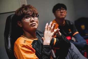 Team Flash "quay xe" khét lẹt khẳng định Palette vẫn ở lại, đập tan tin đồn giải thể