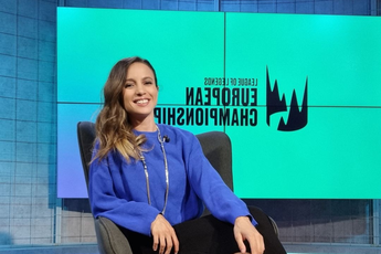 Bị dân mạng "đào mộ" tuyên bố "sẽ khỏa thân nếu Rekkles gia nhập KC", nữ MC LEC khẳng định chắc nịch "không nuốt lời"