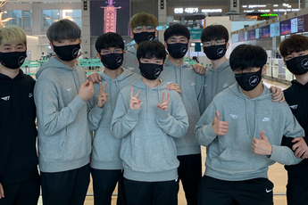 T1 tiến hành cải tổ đội hình ngay sau CKTG 2021, vị trí đầu tiên là ban huấn luyện