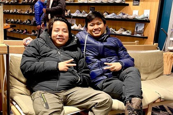 Rộ bằng chứng drama Khoa Pug "cạch mặt" Johnny Đặng chỉ là DIỄN XUẤT, giọng tỷ phú kim cương còn vang lên ở vlog đi trốn ở Alaska?