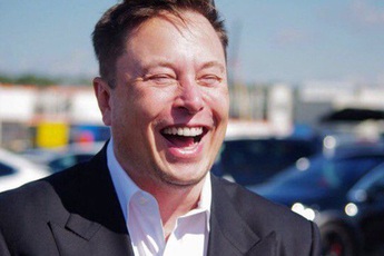 Con hát mẹ khen hay: mẹ Elon Musk khoe "anh nhà" đạt điểm tin học cao bất thường, đến mức trường phải làm bài kiểm tra lại