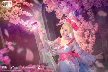 Cosplay trang phục của PUBG Mobile, nữ MC tranh thủ “thả” một câu “thính" cực độc!