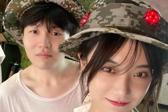 Bị kẻ xấu giả mạo để đi "lừa tình", Rookie phải vội vàng đính chính trấn an "nóc nhà"