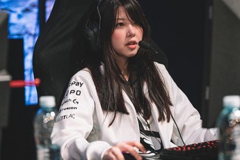 Làm quen nhân viên bảo vệ để đảm bảo an toàn nơi ở, ai ngờ nữ tuyển thủ Mayumi lại bị chính gã quấy rối, nhục mạ