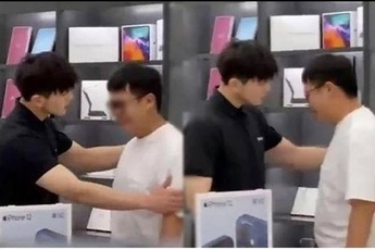 Vừa tặng bạn gái iPhone 12 thì bị "đá", thanh niên tới cửa hàng Apple khóc lóc xin hoàn lại tiền