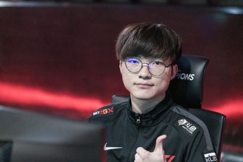 Faker khiến phóng viên hàng đầu LCK phải "ngả mũ" kính phục vì trình độ ngoại ngữ đỉnh không thua gì kỹ năng chơi game