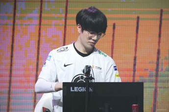 TheShy có màn tái xuất tệ hại, Invictus Gaming thua trắng Royal Never Give Up