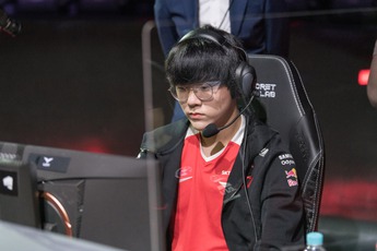 Một tờ báo Hàn Quốc tung tin "Teddy được miễn nghĩa vụ quân sự nhờ bỏ học chơi game" khiến cộng đồng phẫn nộ