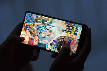 Bị chỉ trích quá nhiều, NPH lên kế hoạch cấm toàn bộ trẻ trâu, "Dưới 12 tuổi thì không nên chơi game"