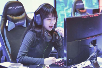 "Thời tới không cản nổi", nữ game thủ được ông lớn "mở đường" chinh phục Esports