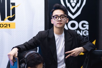 Vừa giành chiến thắng đầu tiên ở ĐTDV mùa Đông 2021, HLV của Team Flash đã tiết lộ chuyện “tâm linh"