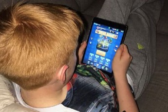 Tuổi trẻ tài cao, game thủ nhí xin bố 150k nạp game rồi sau quyết định "chơi lớn" đốt hơn 150 triệu để cầm top server