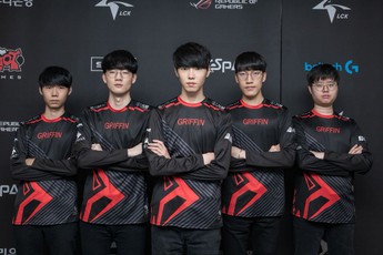 Sau tất cả, cuối cùng thì đội hình Griffin năm xưa cũng có người chạm tay được đến vinh quang