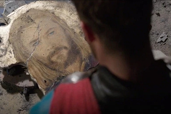 8 lần siêu phẩm Hollywood "tự spoil" nội dung đầy ẩn ý từ đầu: Số phận Voldemort đã an bài, quá phục phim Disney tiên tri "căng cực"!