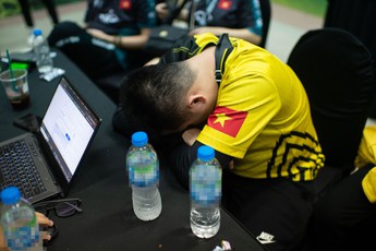 Những khoảnh khắc trái ngược trong Chung kết VFL mùa Hè 2022