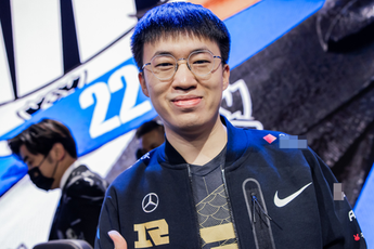 RNG có thể tan rã khi vướng vào vô số rắc rối