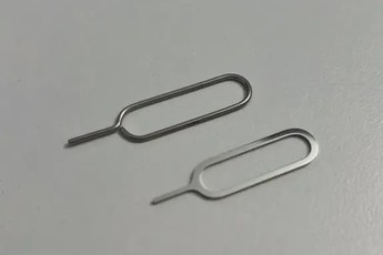 "Trò lố" của Apple, tách riêng que chọc sim để bán, giá tận 100 nghìn