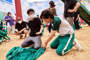 Trò chơi con mực được chuyển thể thành game show, tổng giá trị giải thưởng lên tới 106 tỷ đồng
