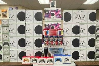 Dùng hơn 20 bộ máy chơi game để dạy tiếng Anh, giảng viên lên "giáo án lạ" khiến giới game thủ ngỡ ngàng