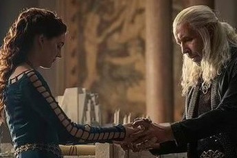 Nữ diễn viên sợ hãi vì đóng cảnh 18+ với bạn diễn hơn 30 tuổi