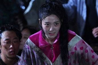 Bom tấn 19+ thay đạo diễn sau lùm xùm bị tẩy chay vì nội dung bạo lực, netizen sợ "hỏng cả bộ phim"