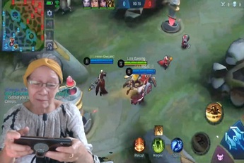 Cụ bà 74 tuổi "debut" làm streamer, đánh giá game MOBA Mobile Top 1 thế giới cực “bánh cuốn”