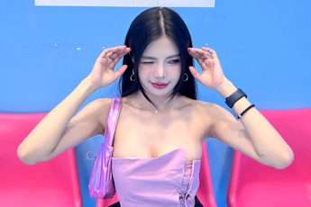 Ngắm dàn "bóng hồng" xinh đẹp làng game, nhận năng lượng tích cực ngày mới