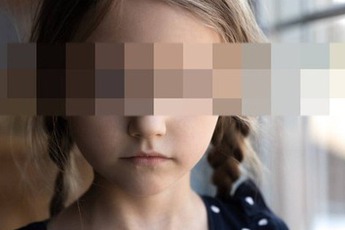 Bác sĩ tâm thần lĩnh án 40 năm tù giam vì dùng AI biến ảnh những đứa trẻ thơ ngây thành hình khiêu dâm