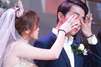 Cris Phan từng rơi lệ vì vợ, cặp đôi "chị - em" nổi tiếng làng game giờ ra sao?