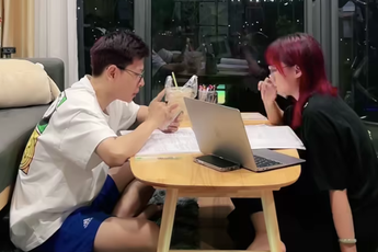 Chuyện hiếm: Bomman livestream học, hàng nghìn người xem phấn khích