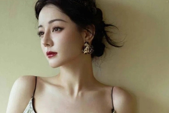 Địch Lệ Nhiệt Ba đang gặp nguy hiểm