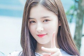 Cô gái gây sốt ở phố đi bộ Hà Nội được bình chọn đẹp nhất thế giới 2023