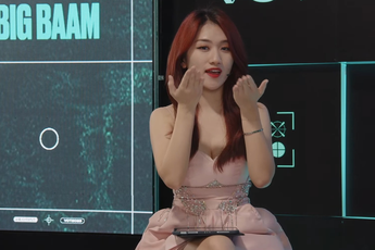 Nữ MC khiến game thủ ngây ngất vì nhan sắc và ‘tâm hồn’ gợi cảm, không thể rời mắt trận chung kết