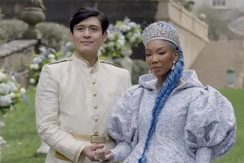 Đừng buộc tội Disney "tẩy đen" Lọ Lem!