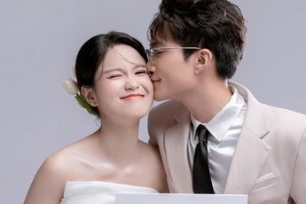 'Nói là làm', YouTuber triệu người theo dõi 'chốt' đám cưới với bạn gái sau một thập kỷ yêu