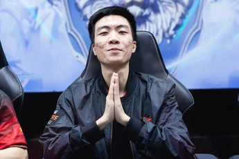 Nhìn 'huyền thoại' cuối cùng của Team Flash chật vật giữa line-up, fan không khỏi xót xa!