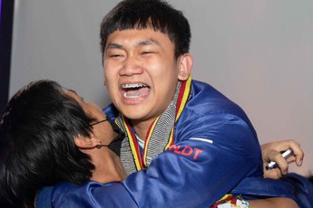 Tuyển thủ Esports Đông Timor trao 'kỷ vật' cho đối thủ, phản ứng của người nhận gây chú ý