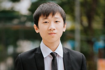 Thích chơi game nhưng học vẫn giỏi, nam sinh xuất sắc trở thành thủ khoa ngôi trường "nhiều thành tích nhất Việt Nam"