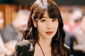 Danh tính nữ MC Thái Lan xinh đẹp, cực thân thiết với Phương Thảo, không ngại "đu trend" tại APL 2023